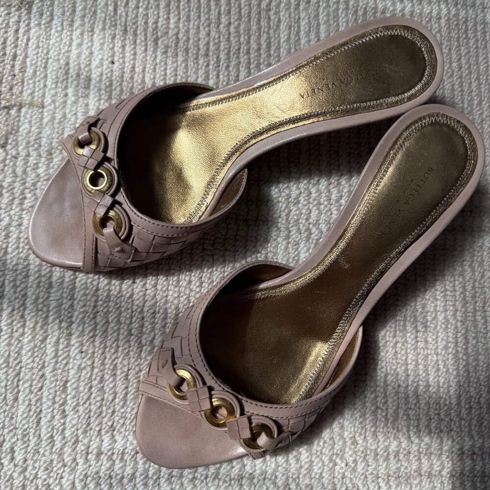 Bottega Veneta Kitten Heel Beige Mules Size 7